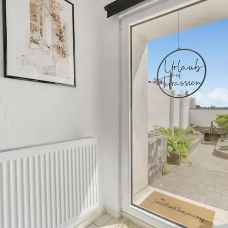 Tiny With Spacious Terrace On The Rhine Apartment