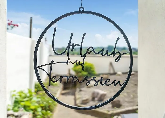 Tiny With Spacious Terrace On The Rhine 公寓