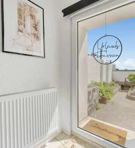 Tiny With Spacious Terrace On The Rhine 公寓