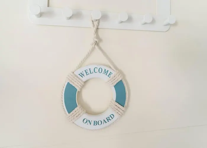 Tiny With Spacious Terrace On The Rhine 公寓